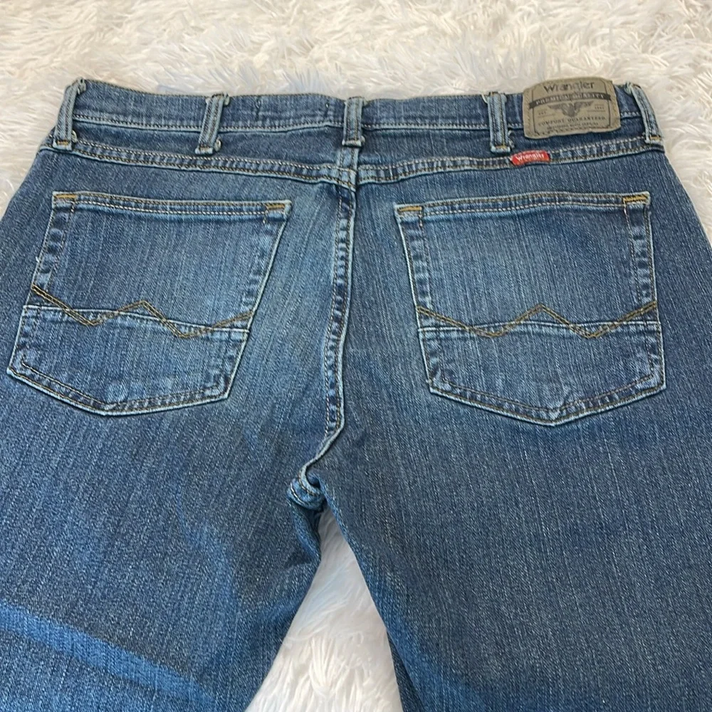 Wrangler Men's  Slim Straight Blue Jeans SIZE 34/30